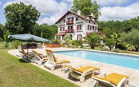 Villa Domaine De Bellegarde À